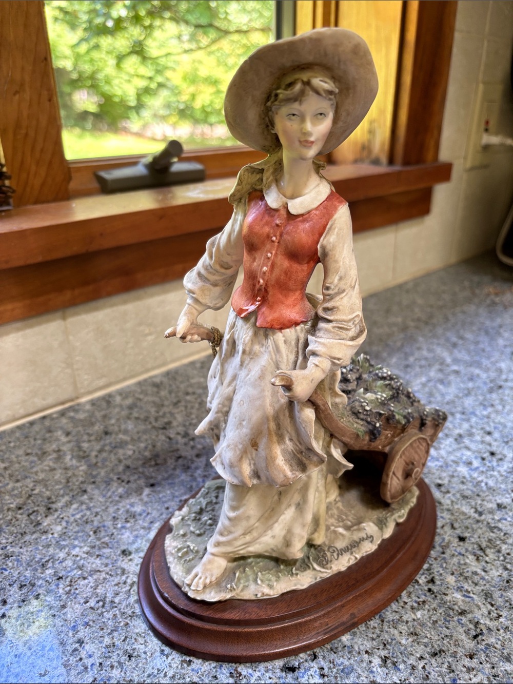 1981 signed Giuseppe Armani figurine